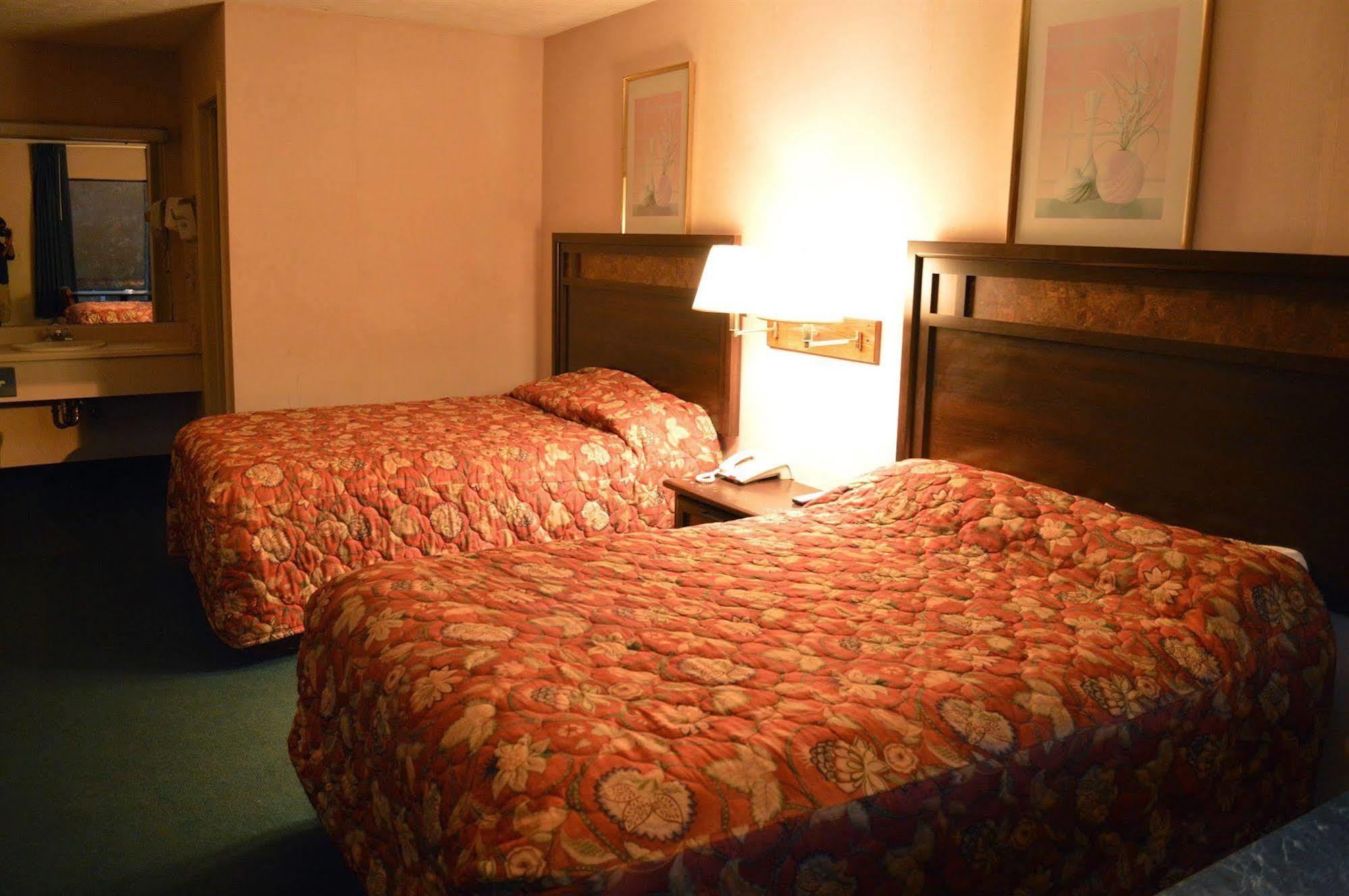 Economy Inn Carthage Buitenkant foto